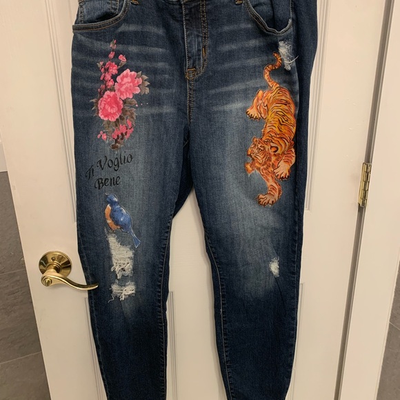 Torrid Girlfriend Jean - Vintage Stretch Dark Wash - Picture 2 of 4